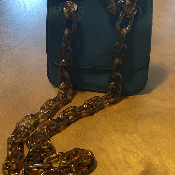 Tortoise Chain Navy blue vegan Leather Bag - Picture 8 of 8